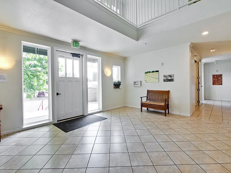 Encinal Place Apartments — Photo 5