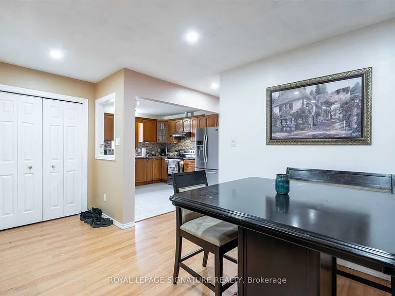 52 Buchanan Cres — Photo 11