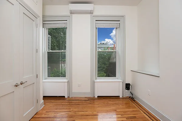 Sold by WorldWide Homes, Inc. | media 9