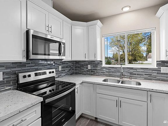 2nd image of 5110 Boston Harbor Rd NE