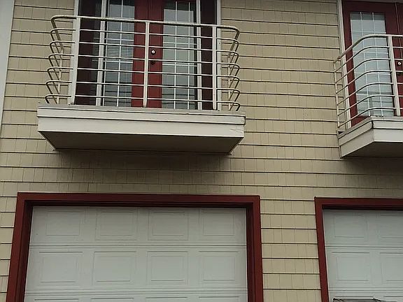 2nd image of 471 NE Conifer Blvd