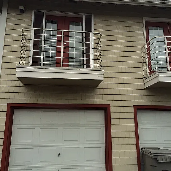 471 NE Conifer Blvd — Photo 2