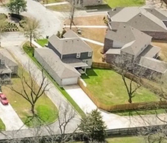 1620 Rosemary Park — Photo 21
