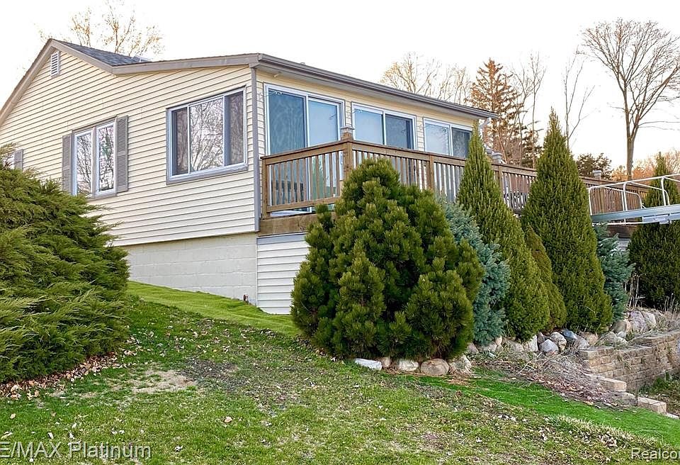 1st image of 8453 Woodland Shr
