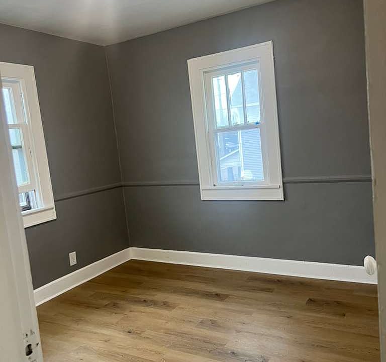 2nd image of 1254 S Belmont Ave