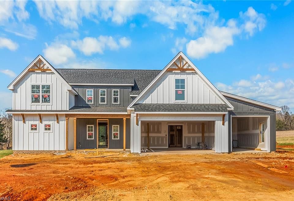 1st image of 192 Armsworthy Rd