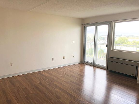 2nd image of 200 Cove Way Unit 307