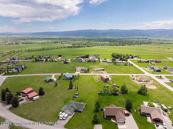 5th image of 27 Alta Dr