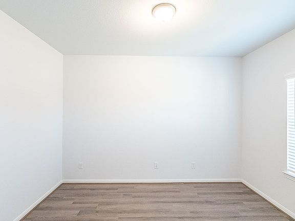 2nd image of 553 Green Meadows Dr