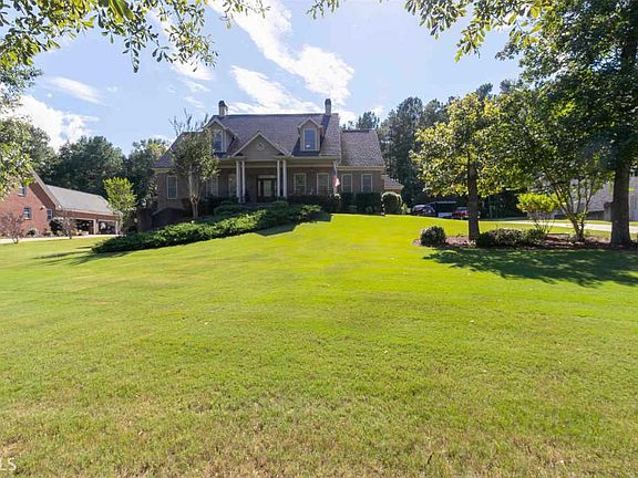 3rd image of 244 Saint Andrews Ct