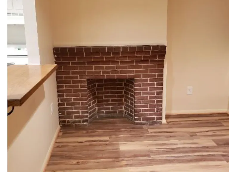 1203 Walter St SE #B — Photo 4
