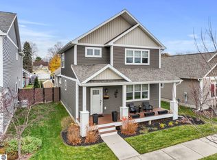 312 W 13th St, Traverse City, MI