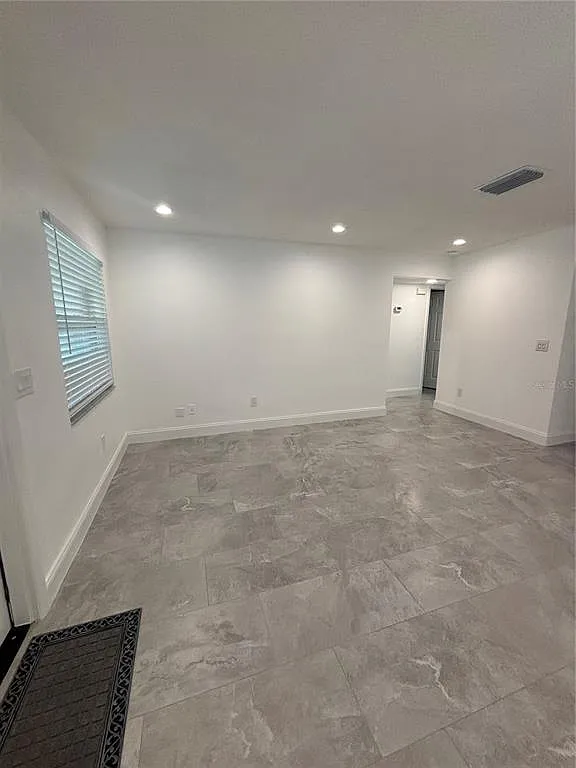 2 bed, 1.5 bath, 880 sqft, $1,925 — Photo 4