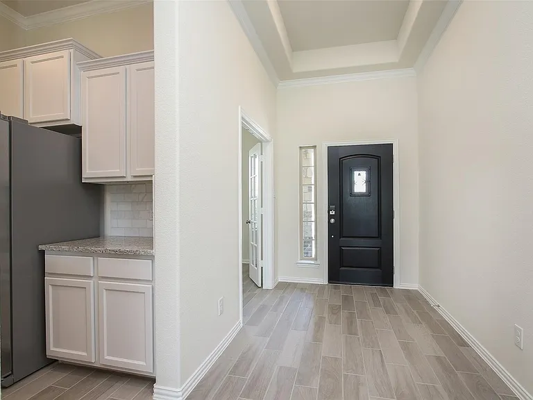 15230 Kickapoo Cavern Dr — Photo 4