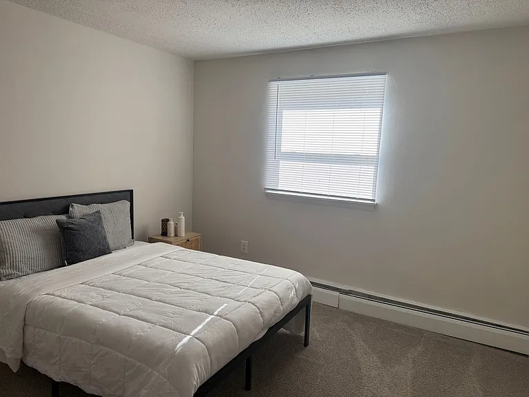 Colonial Point Apartments — Photo 39