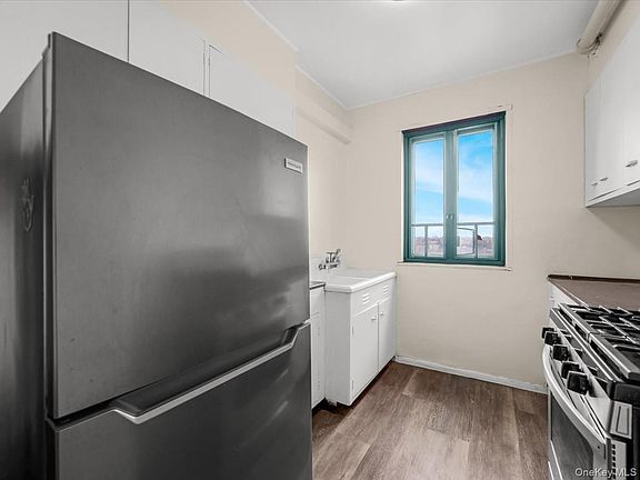 5th image of 1919 McGraw Avenue #12F