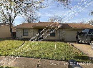 1700 E Timberview Ln, Arlington, TX 76014