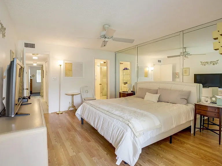 3154 Via Poinciana Dr #116 — Photo 11