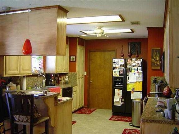 4th image of 2717 Grand Blvd