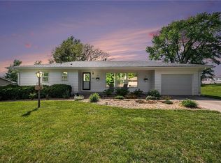 408 Clinton Dr, Gower, MO 64454