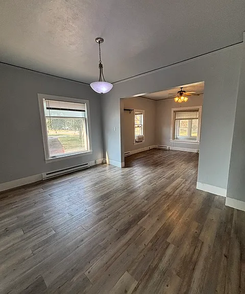 815 College St N — Photo 12