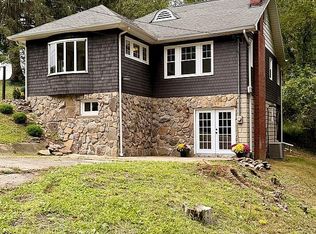 1289 Hillcrest Rd, Fairmont, WV 26554