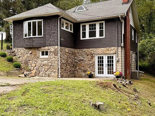 1289 Hillcrest Rd, Fairmont, WV 26554