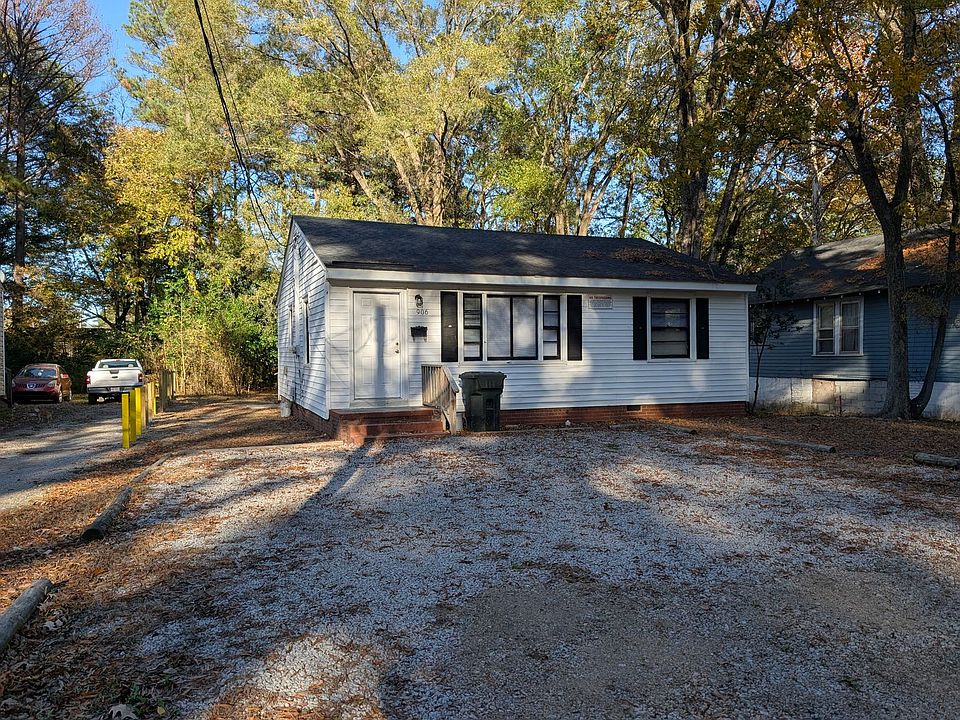 1st image of 906 College Cir N