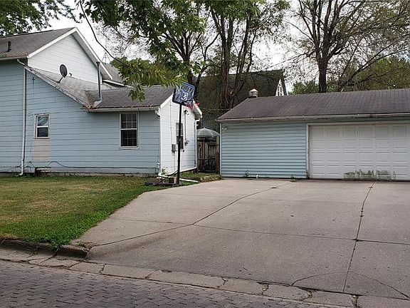 2nd image of 597 Clinton Ave