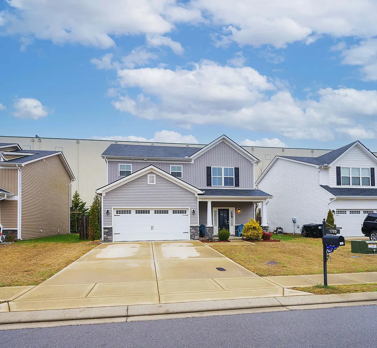 3 bed, 1807 sqft, $1,850 — Photo 2