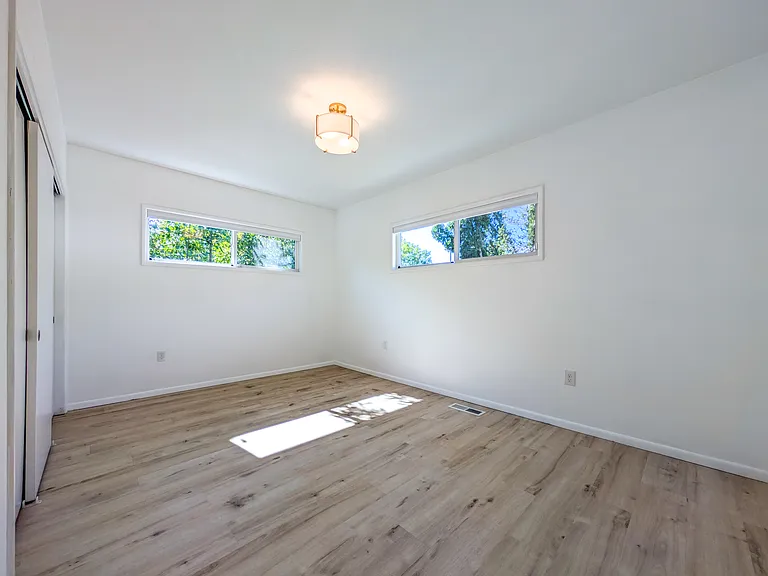 6025 NE Simpson St — Photo 22