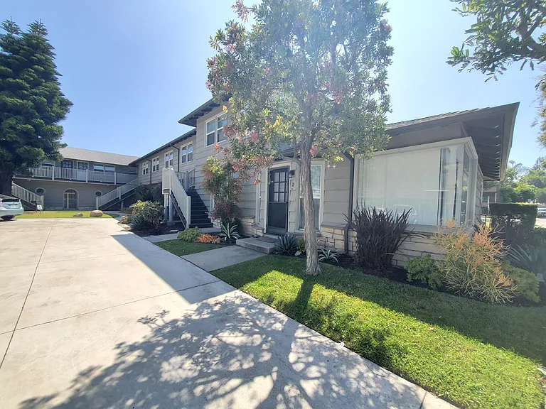 4787 E Pacific Coast Hwy #10 — Photo 6