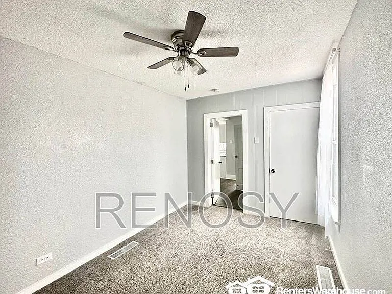 105 E 3rd Ave — Photo 14