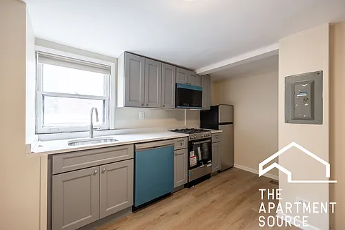 1501 W Fullerton Ave Photo 1