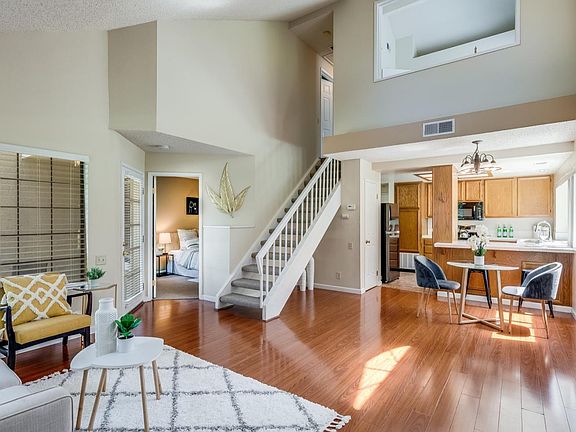 4th image of 2819 Buena Knoll Ct