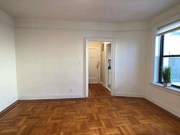 4th image of 31-49 29th St #4G