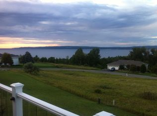 712 Mini Dr, Petoskey, MI 49770