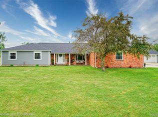 6245 Ray Rd, Swartz Creek, MI 48473