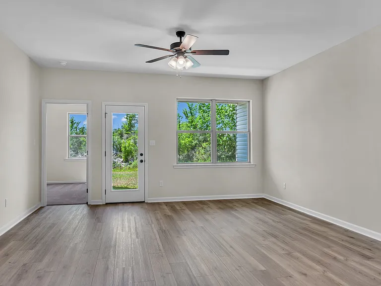 17441 Berkshire Dr — Photo 3