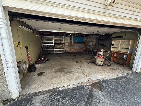 5th image of 76 Paine St