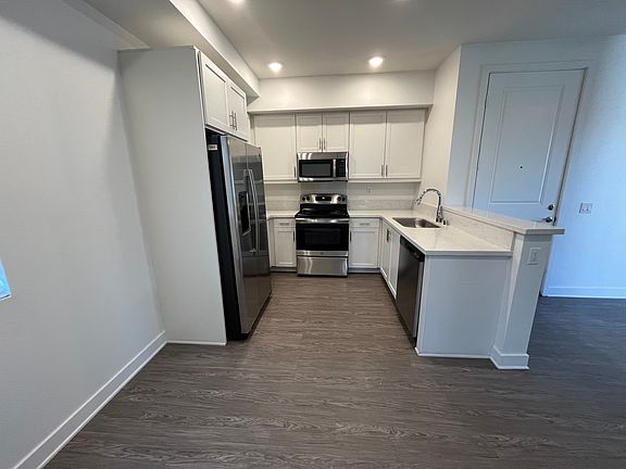 4th image of 3366 W 84th St #1
