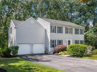 18 Spindle Tree Ln, Amesbury, MA 01913