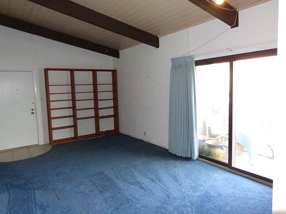 4th image of 6608 Padre Blvd