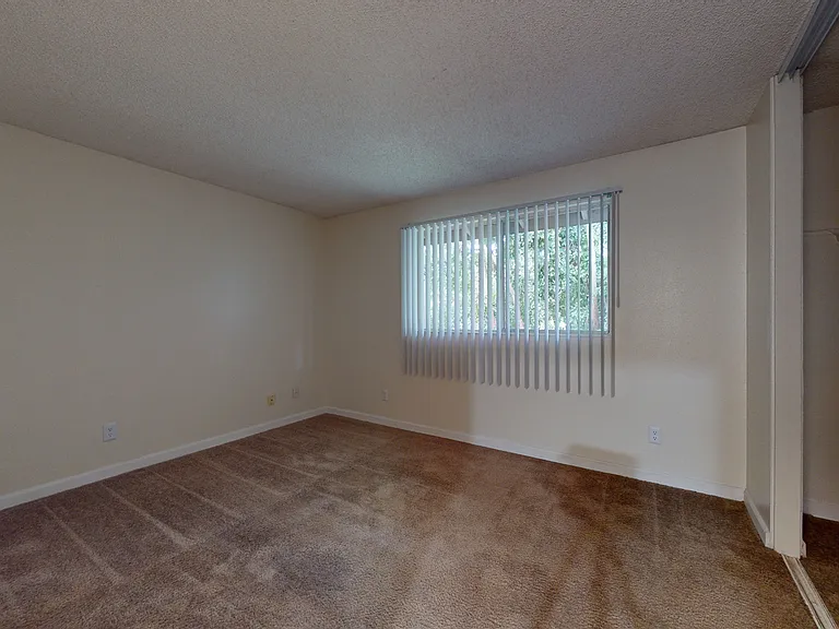 Pointe at Northridge — Photo 29