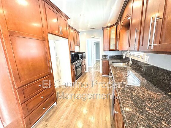 4th image of 16149 Lisco St
