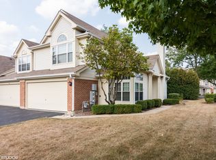 30W035 Princeton Ct, Warrenville, IL 60555