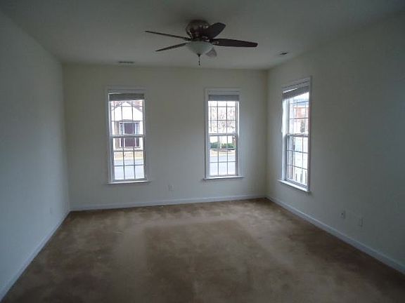 4th image of 800 Greenwell Ln