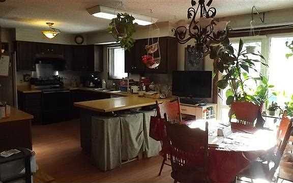 5th image of 1525 Evergreen St