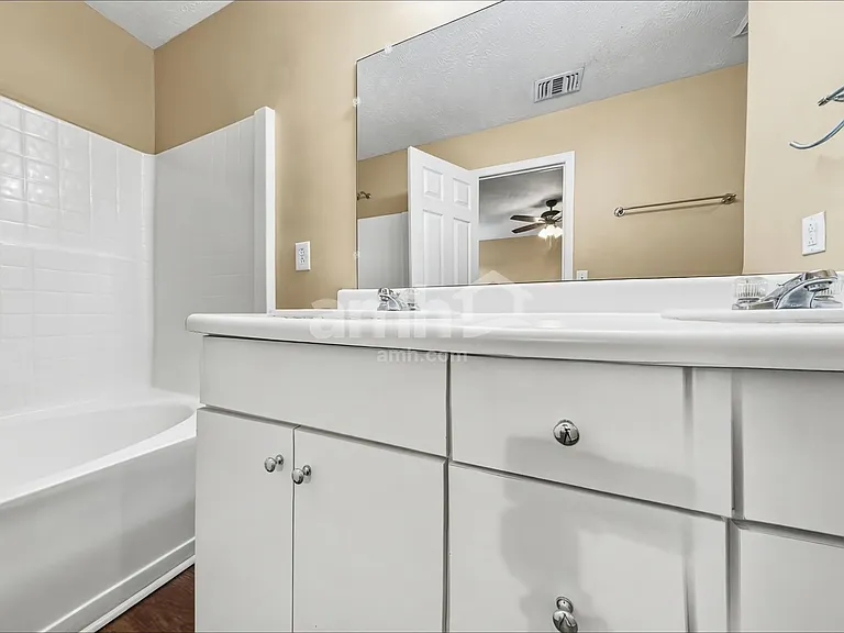 1801 Antebellum Dr — Photo 12