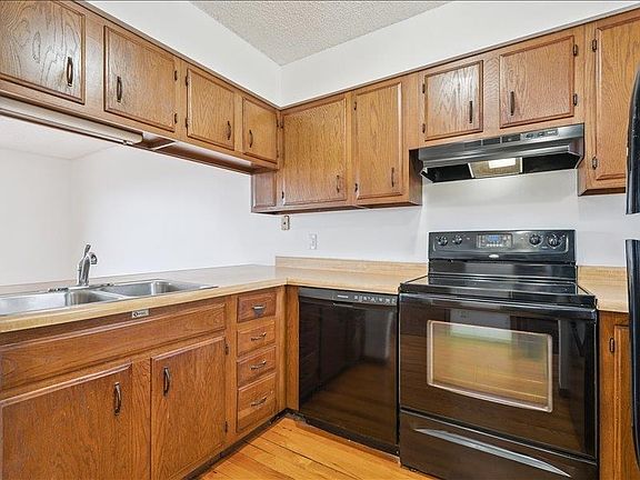 5th image of 475 Westwinds Dr